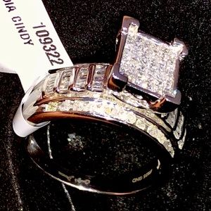 This beautiful Real diamond head turner Ring WOW!!